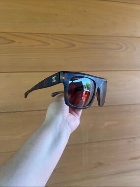 Authentic CHANEL Wood-Effect Rectangular Sunglasses with Brown Lenses